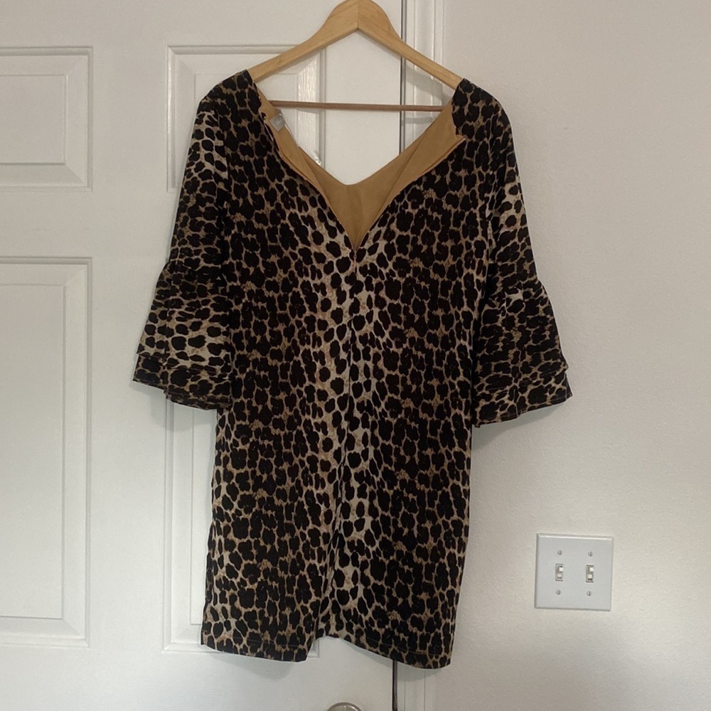 Belongsci NWT animal print shift dress with plumage sleeves. - Picture 5 of 12
